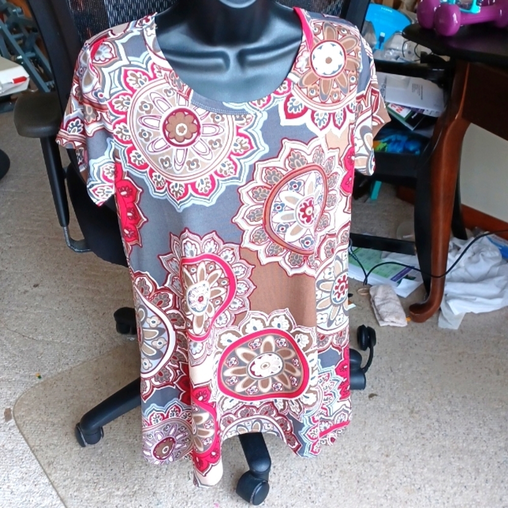 Zattcas Cute multicolored Size M short sleeve top, stretchy